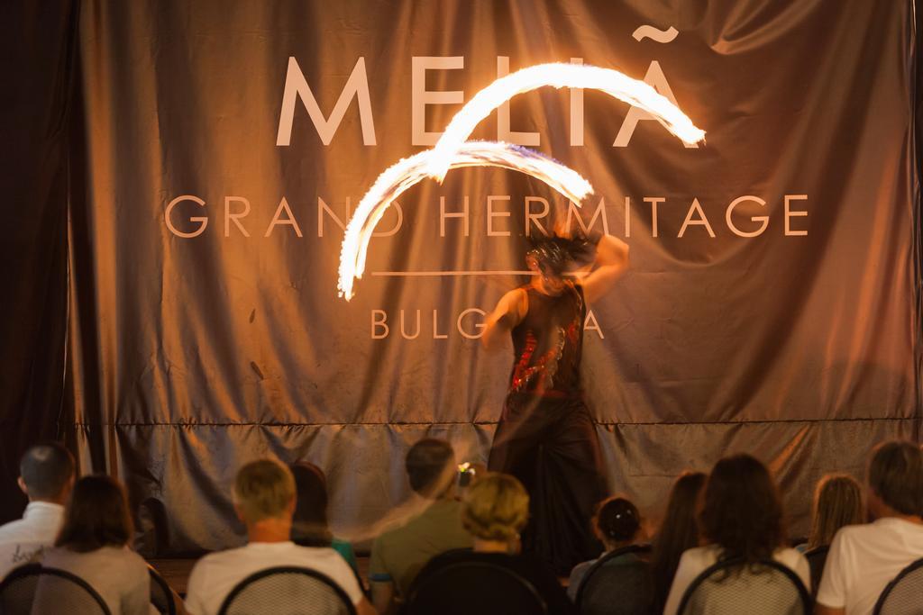 ホテル メリア グランド エルミタージュ ゴールデンサンド エクステリア 写真 The stage of the Grand Hermitage