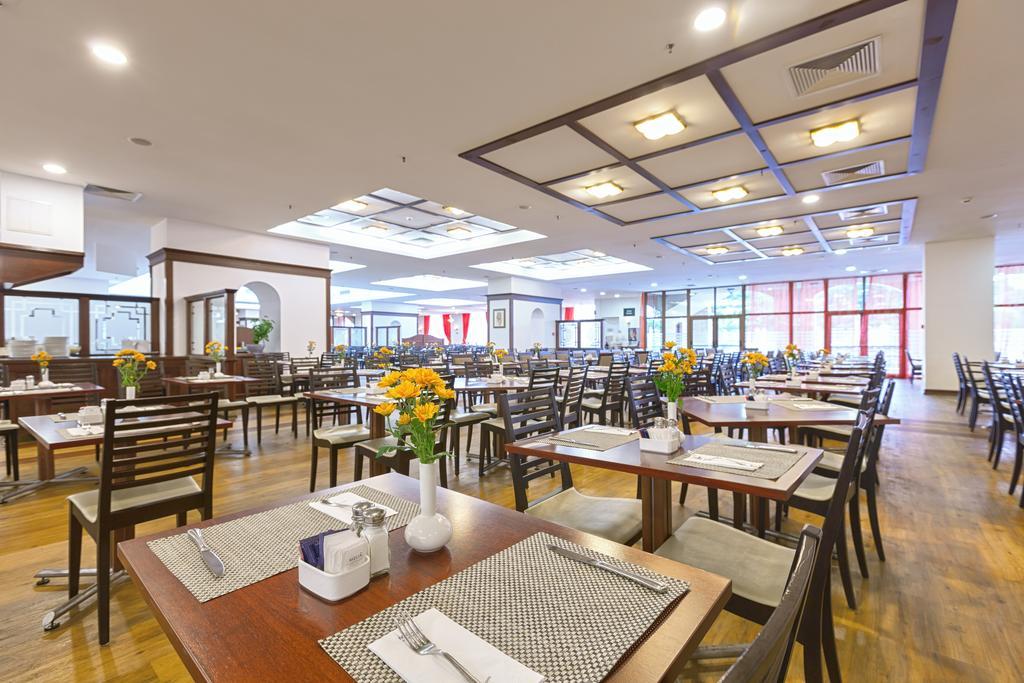ホテル メリア グランド エルミタージュ ゴールデンサンド エクステリア 写真 Restaurant