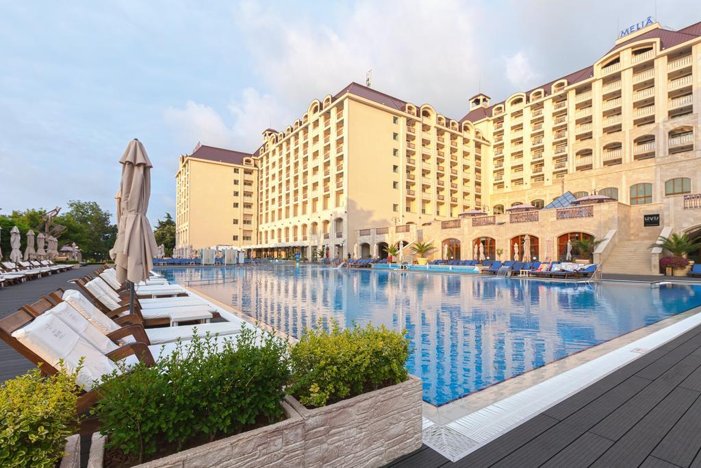 ホテル メリア グランド エルミタージュ ゴールデンサンド エクステリア 写真 The hotel's main building