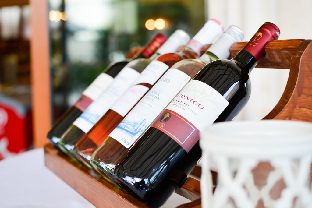 ホテル メリア グランド エルミタージュ ゴールデンサンド エクステリア 写真 Wine bottles