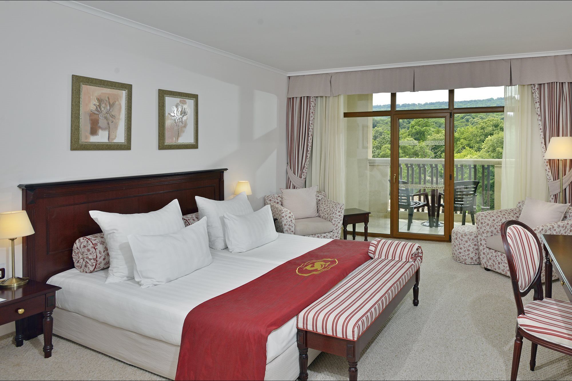 ホテル メリア グランド エルミタージュ ゴールデンサンド エクステリア 写真 A room at the hotel