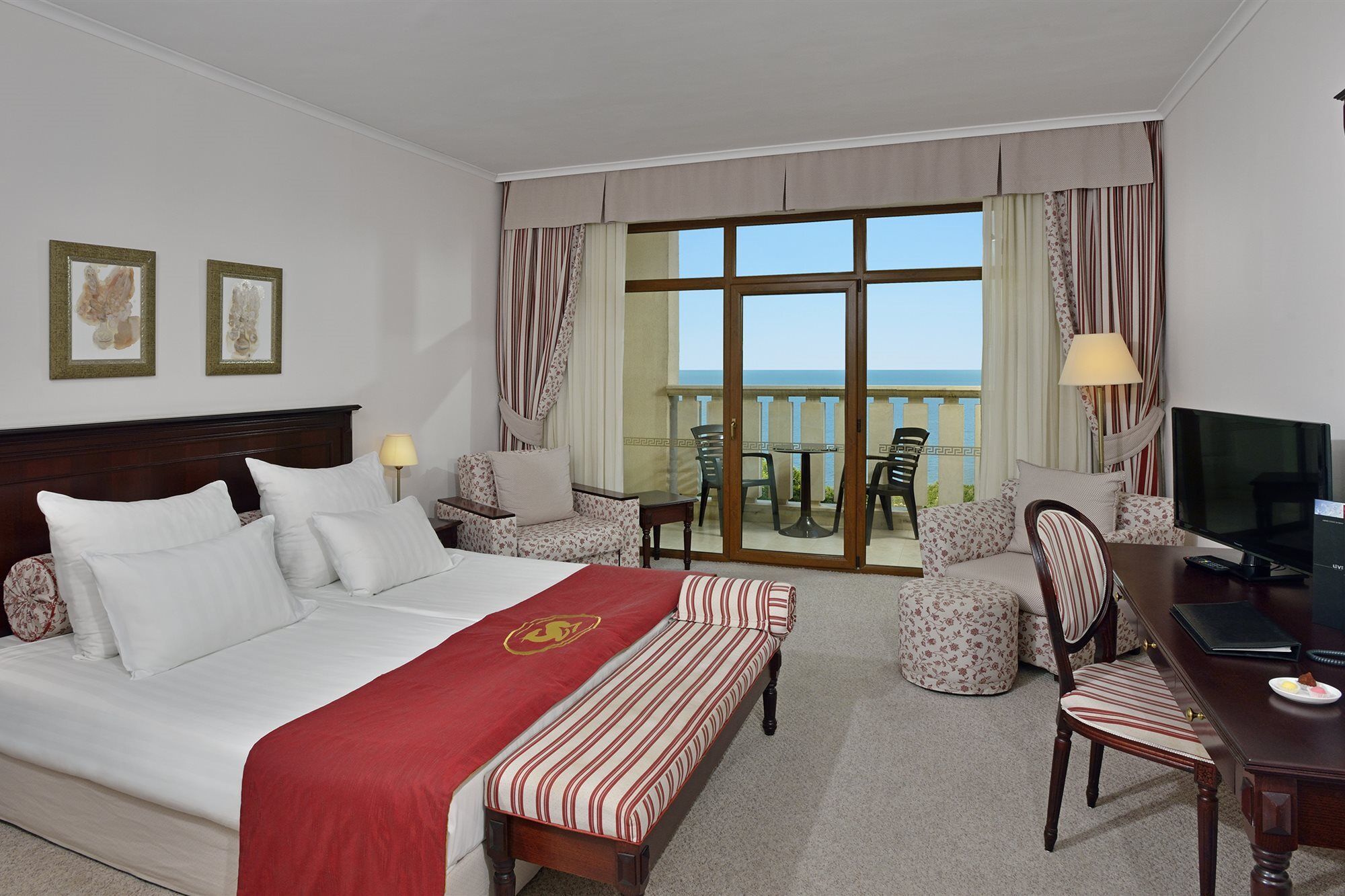 ホテル メリア グランド エルミタージュ ゴールデンサンド エクステリア 写真 A room at the hotel